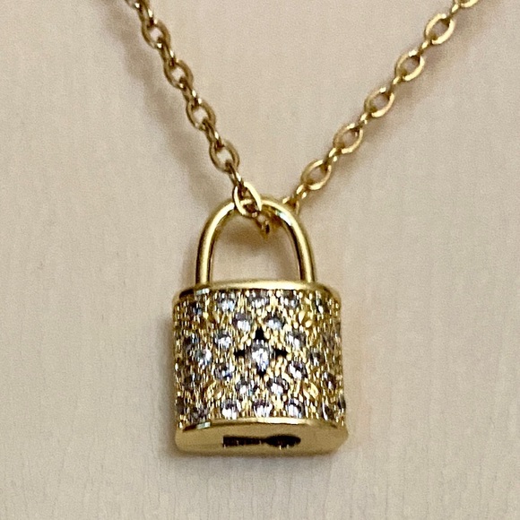 Gold Tone Elegant Padlock Charm with 18in Chain Necklace - Picture 3 of 13